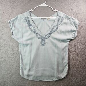 Holding Horses Denim Top Blouse Women Medium Short Sleeve Light Blue‎